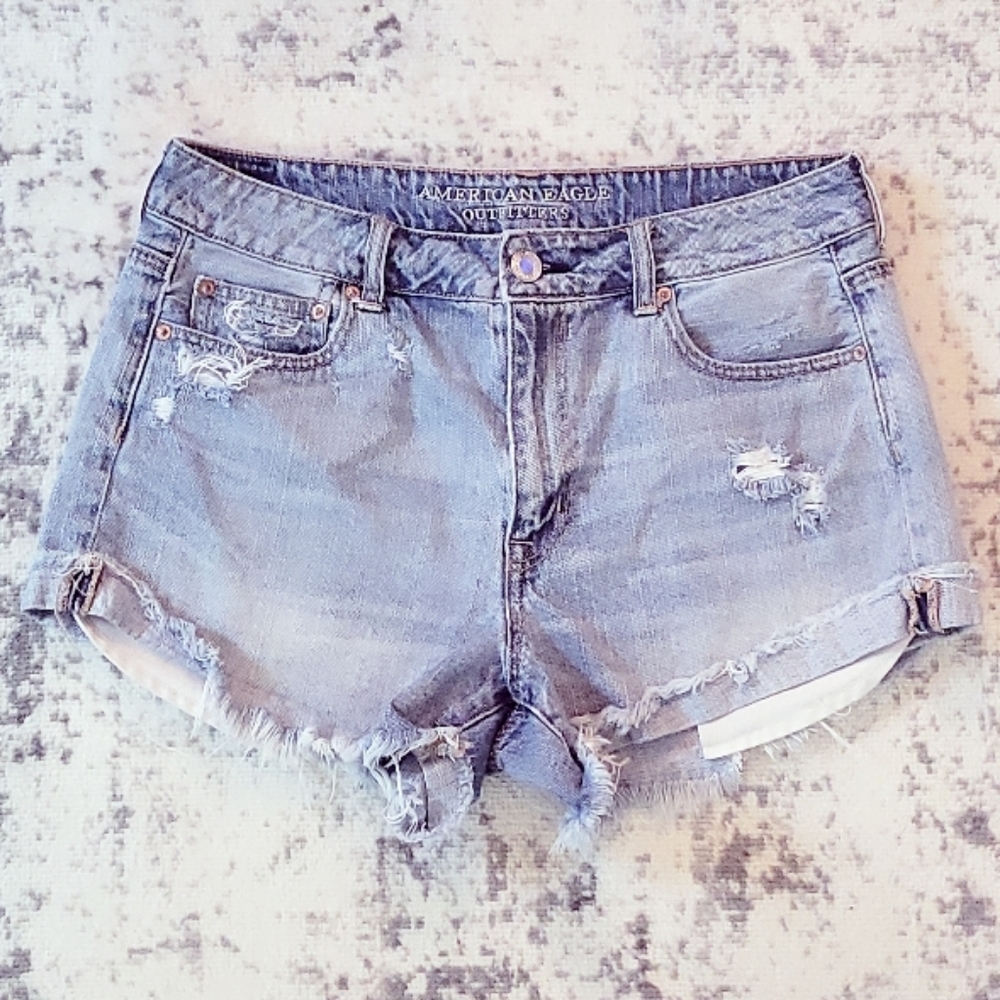 American Eagle Hi Rise Festival Shorts 14